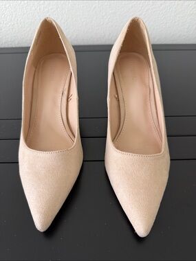 Classic Pointed-Toe Nude Pumps - Women's Dress Heels